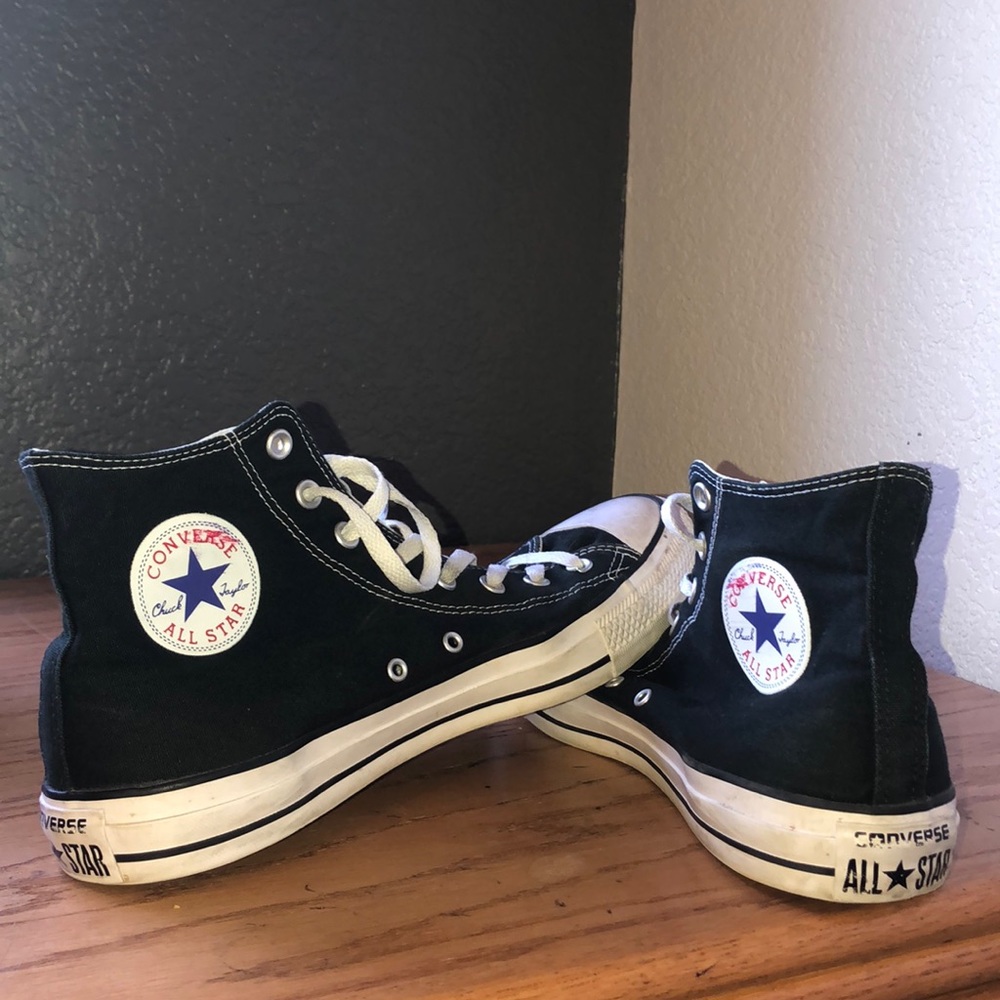 Converse High top Sneakers!